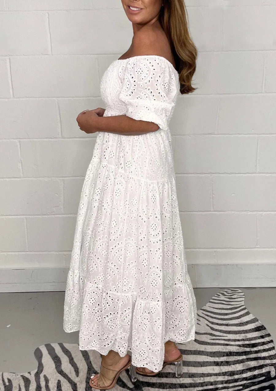 Melodie - Effen elegante uitlopende jurk met borduursel