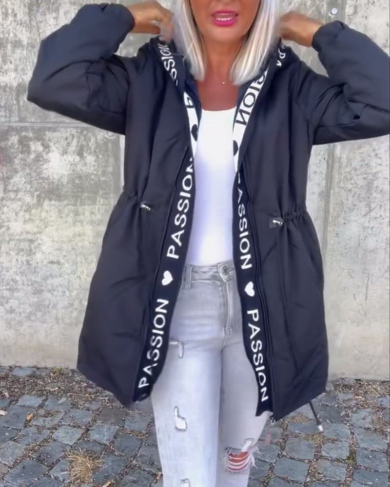 Amicie™ - Trenchcoat met unieke letterprint