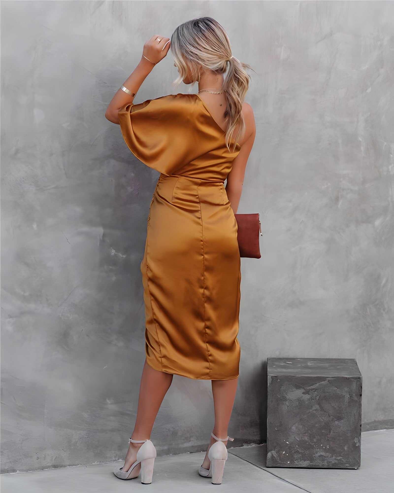Estelle️ - One shoulder satijnen jurk