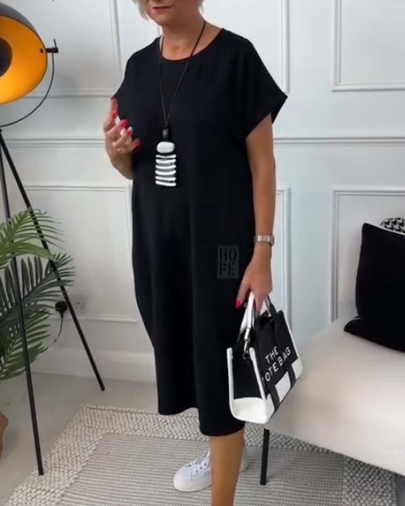 Marie - Casual jurk met korte mouwen en letterprint