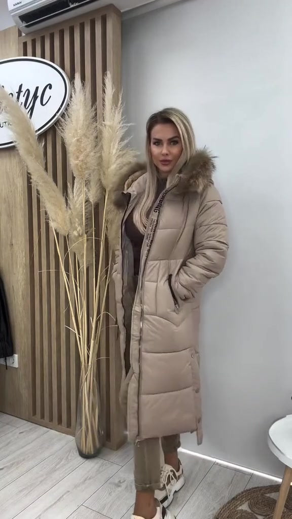 Elysavine - Lange Winterjas met Bontkraag