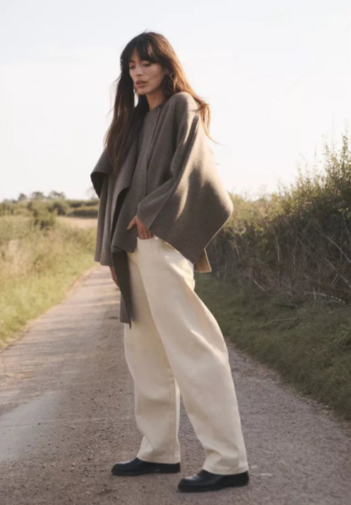 Anais™ - Elegante Winter Cape