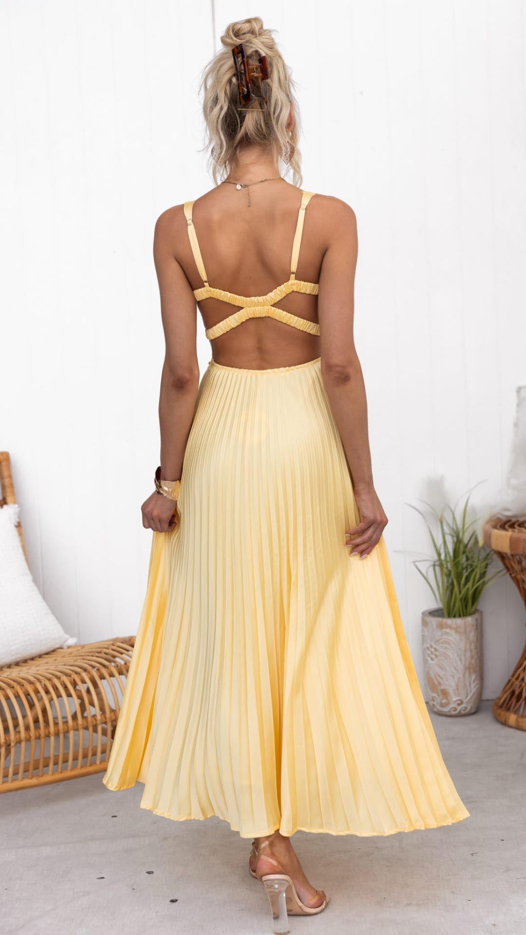 Darya™ - Gele geplooide maxi jurk met V-hals