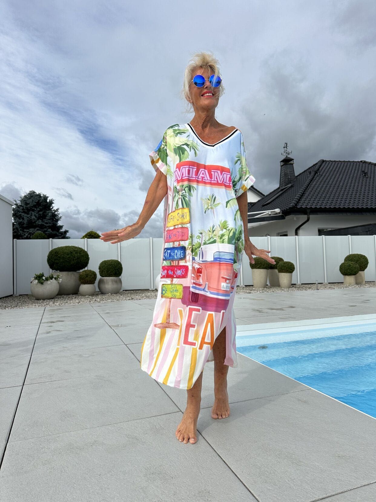 Cerelina™ - Dames zomerjurk met korte mouw en v-hals en print